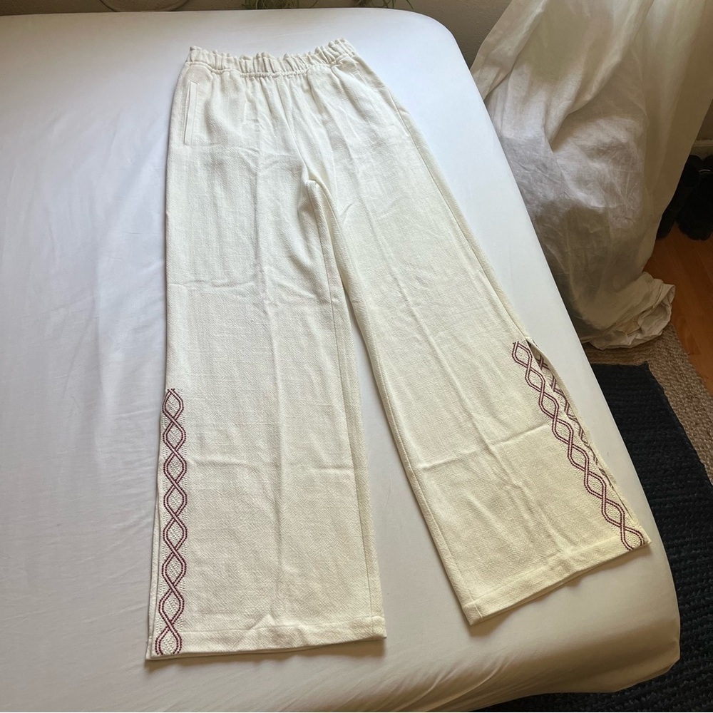 SOFT SURROUNDINGS ivory cream embroidered stitch slit detail wide leg pants